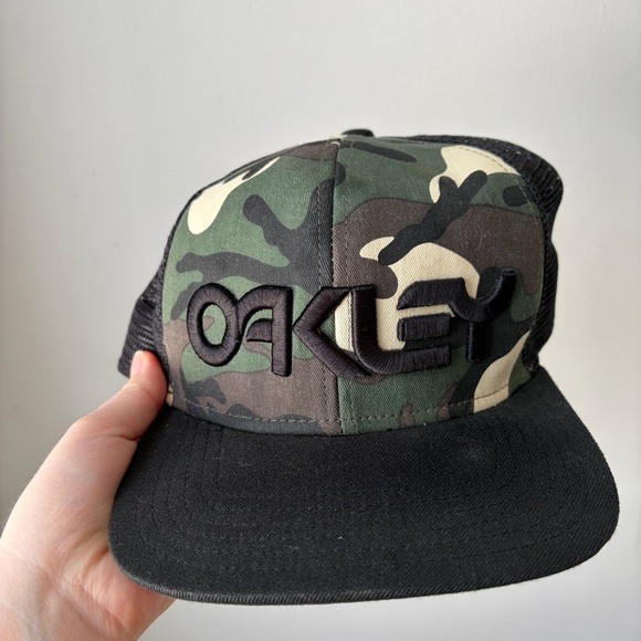 Oakley Other - Oakley Green Camo Cap with Black Mesh Mens hat